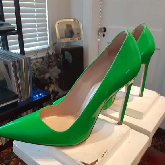 Manolo Blahnik 105 Green Pumps - Picture 2 of 14